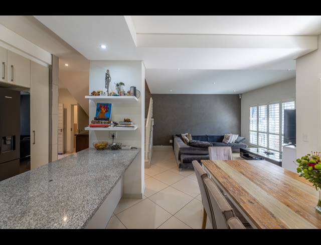 4 BEDROOM TOWNHOUSE FOR SALE IN RIVONIA